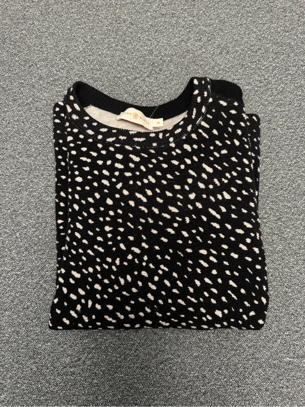 Black & White Dot Long-Sleeve Top